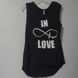 BLACK SLEEVELESS TUNIC LOW/HIGTH TOP W/ WHITE PRINT LOGO IN FOREVER LOVE SIZE L